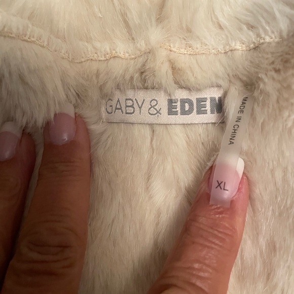 Gaby & Eden Faux Shearling Vest - Picture 7 of 9